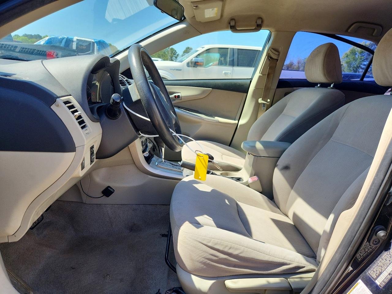 2011 TOYOTA COROLLA LE photo 7