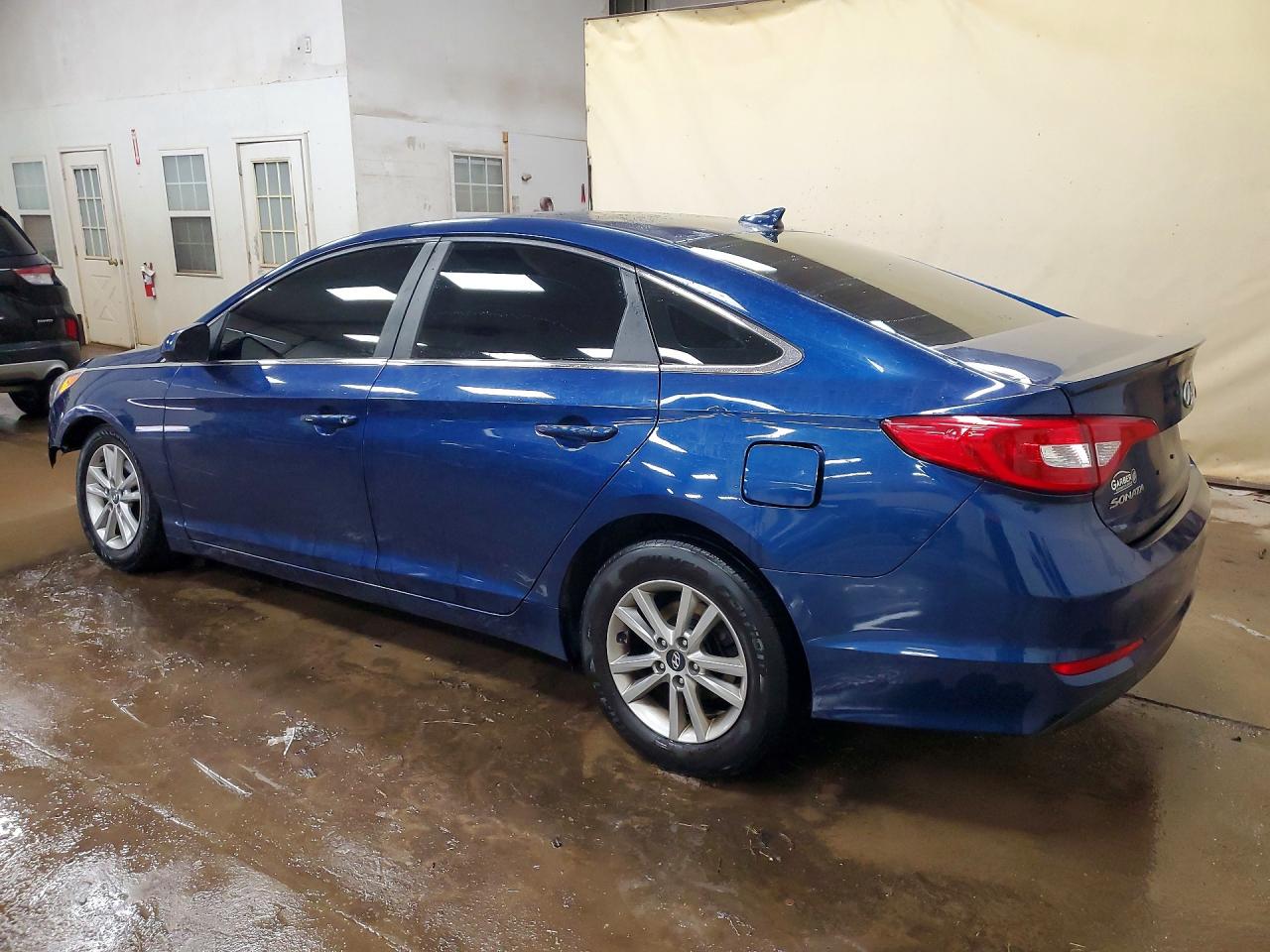 2015 HYUNDAI SONATA SE photo 2