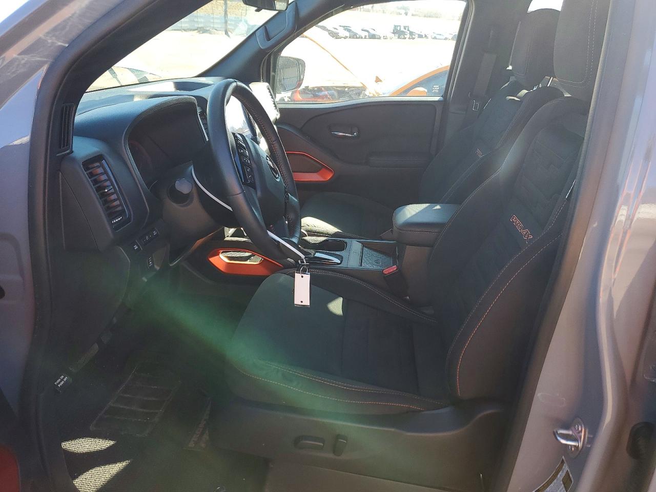 2024 NISSAN FRONTIER PRO-4X photo 13