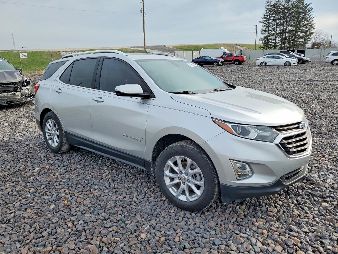 2019 CHEVROLET EQUINOX LT photo 4
