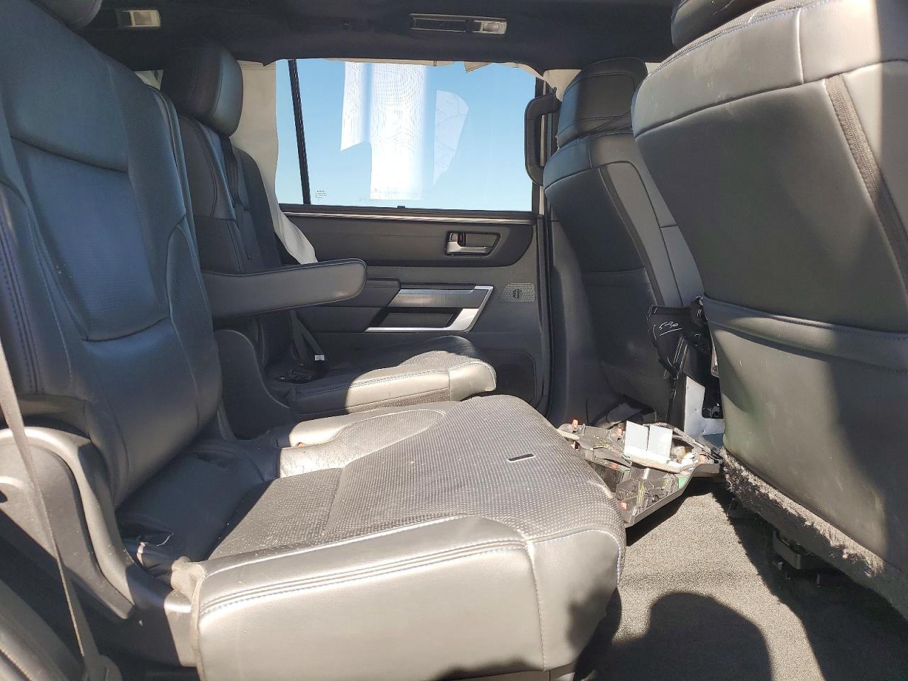 2024 TOYOTA SEQUOIA PLATINUM photo 31