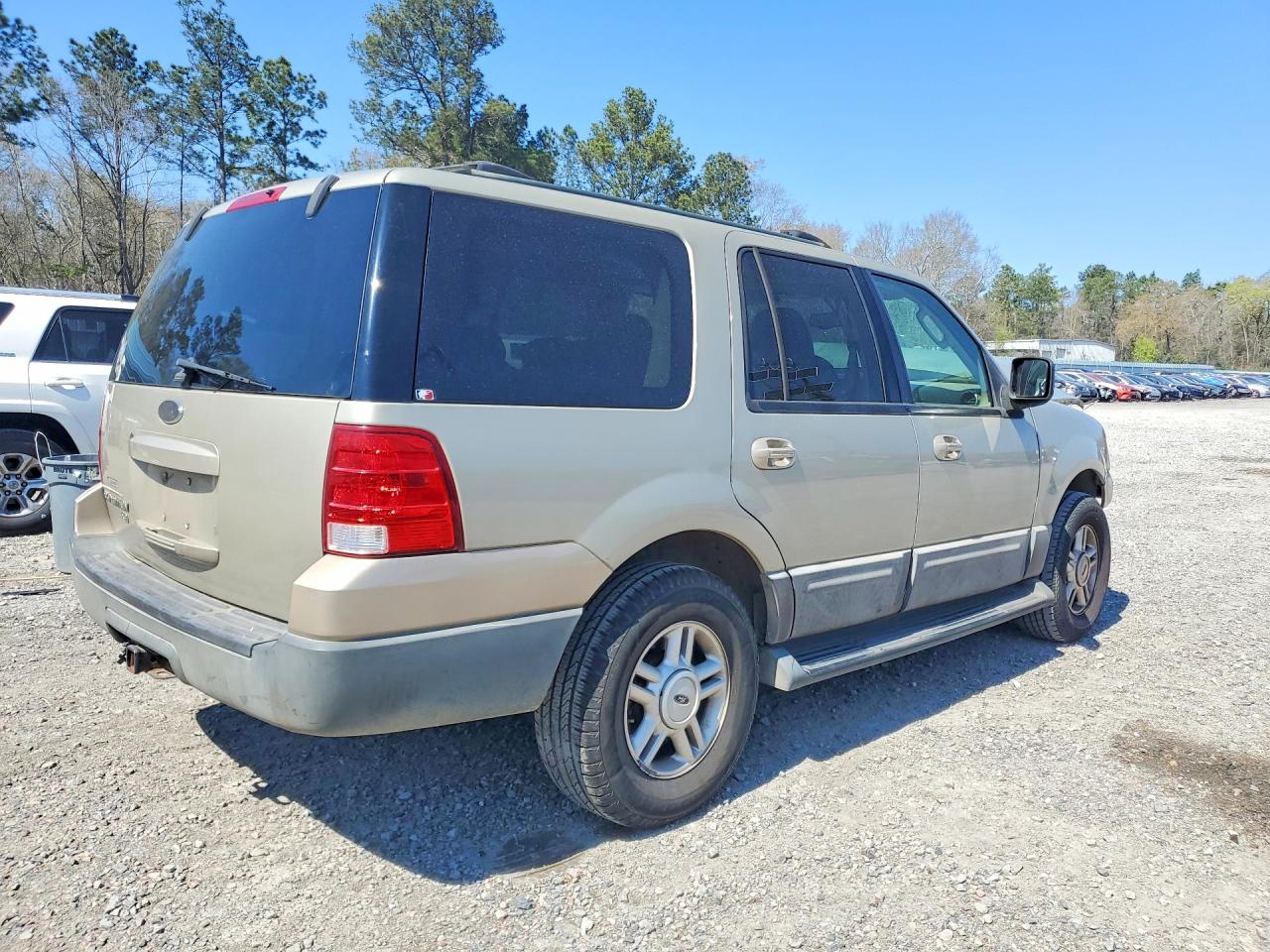 2004 FORD EXPEDITION XLT photo 3