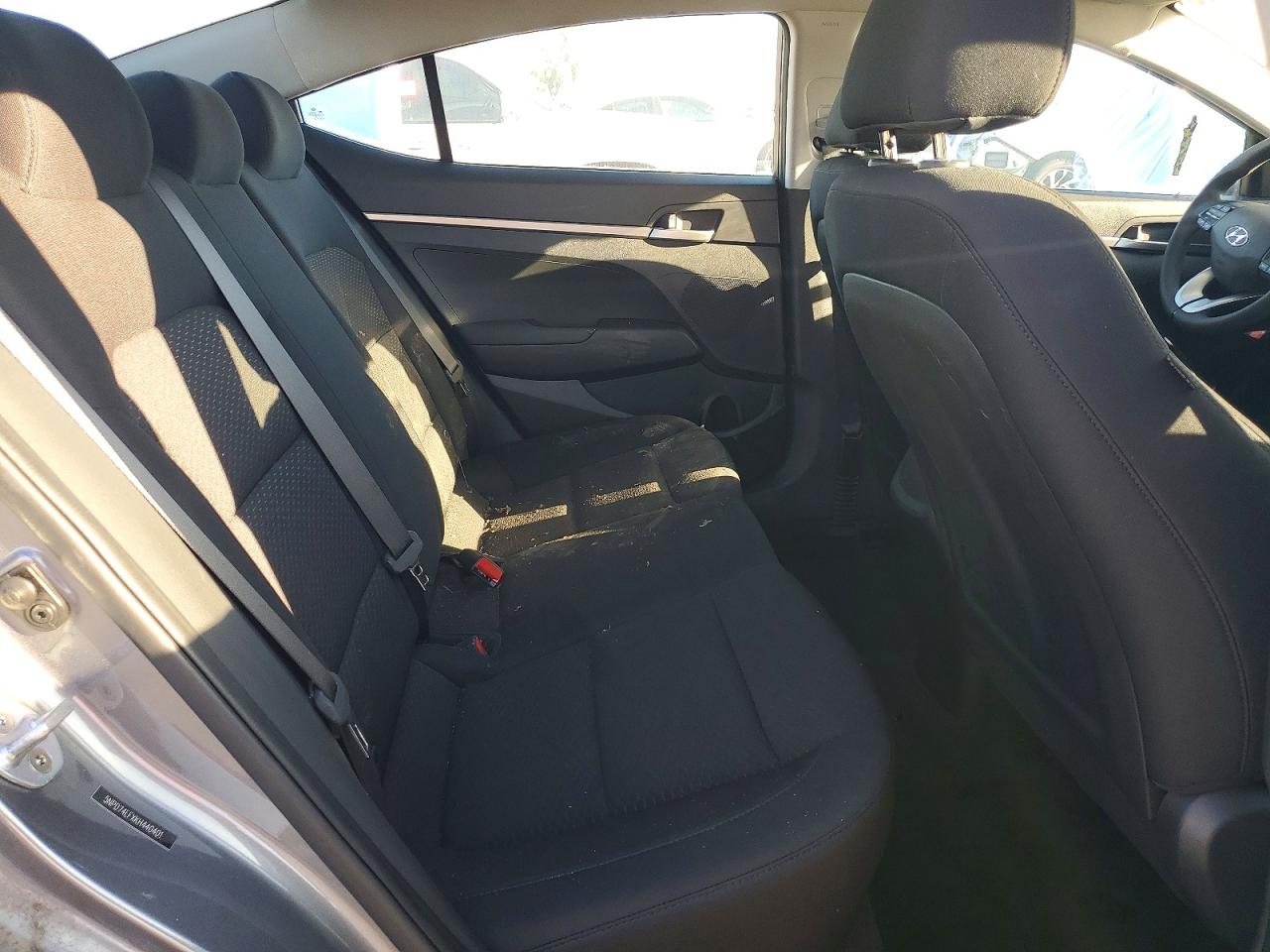 2019 HYUNDAI ELANTRA SE photo 28