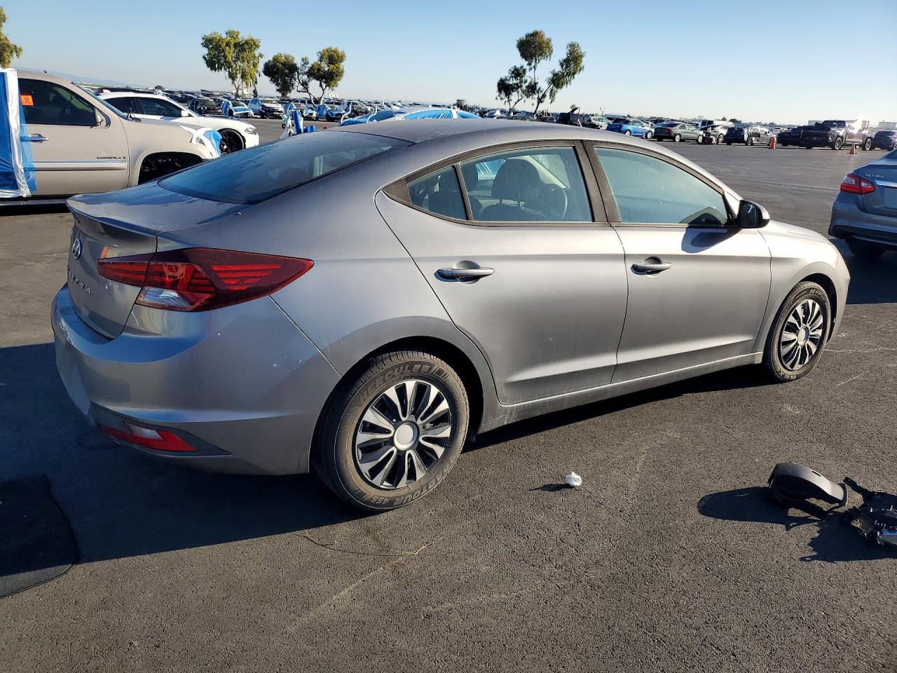 2019 HYUNDAI ELANTRA SE photo 7