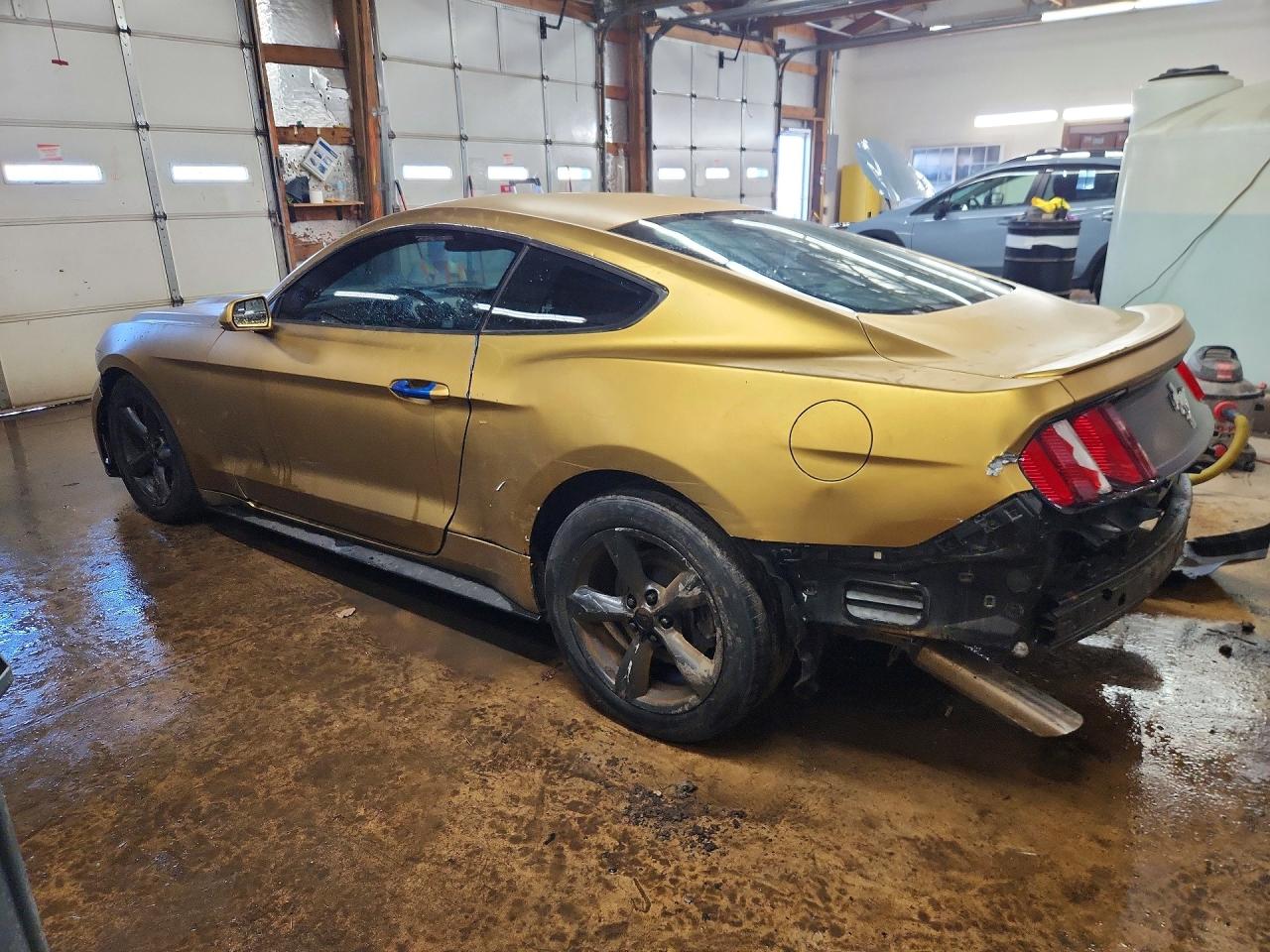 2015 FORD MUSTANG photo 2
