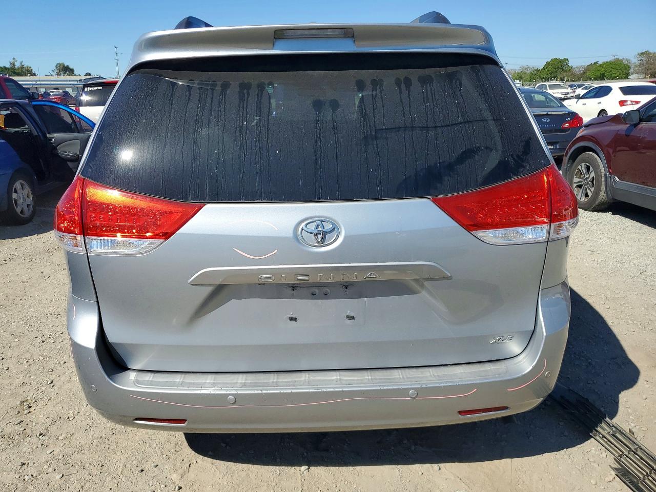 2014 TOYOTA SIENNA XLE 8-PASSENGER photo 6