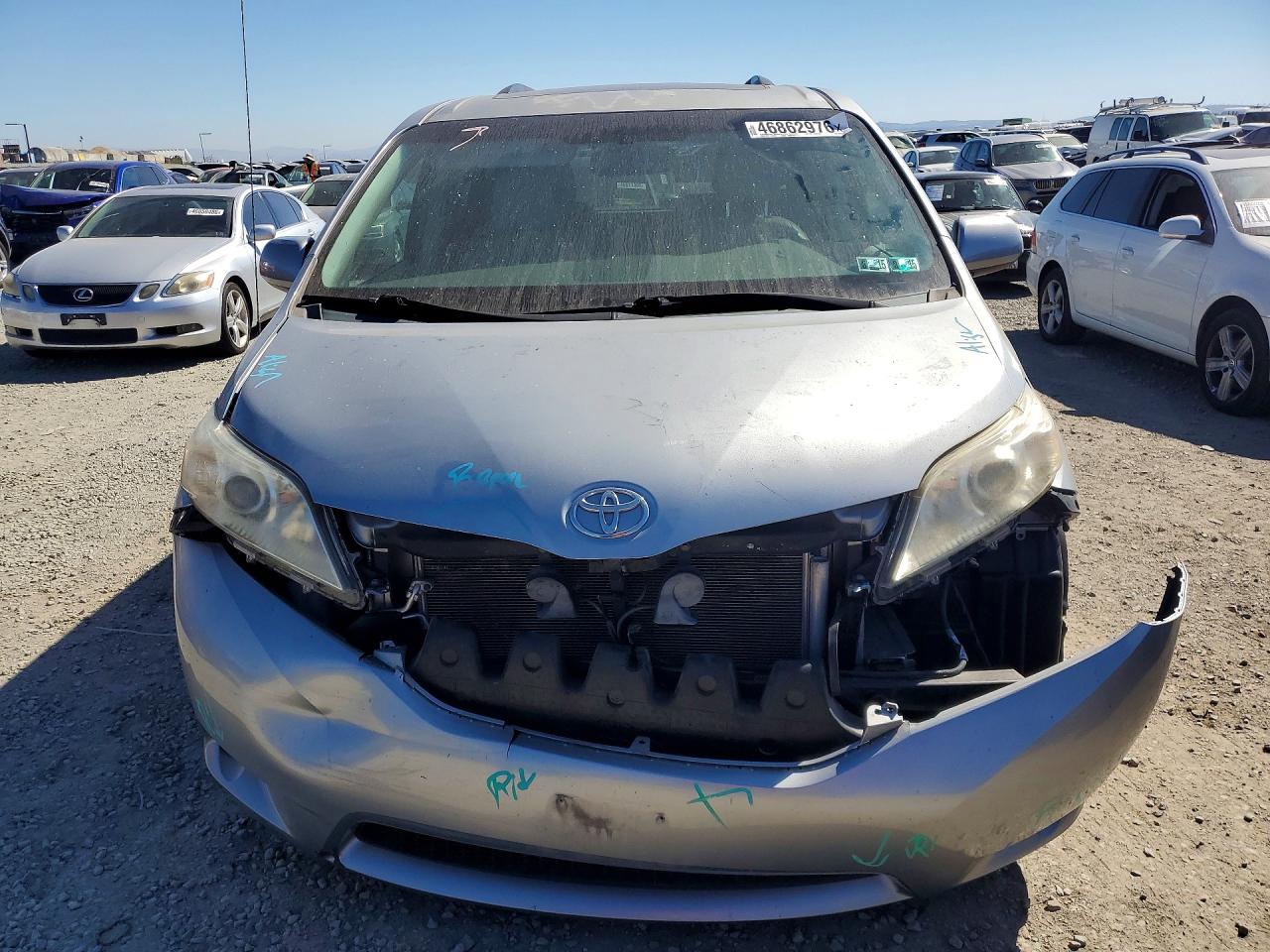 2014 TOYOTA SIENNA XLE 8-PASSENGER photo 5