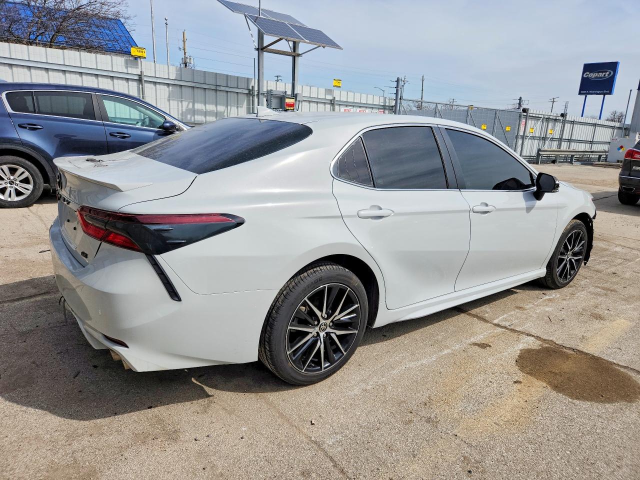 2024 TOYOTA CAMRY SE photo 3