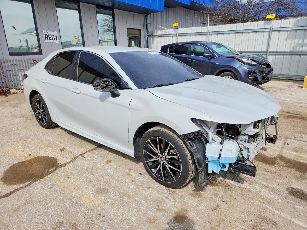 2024 TOYOTA CAMRY SE photo 4