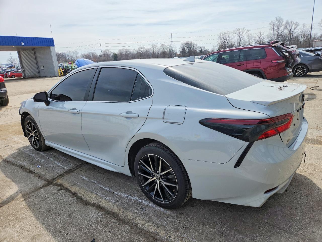 2024 TOYOTA CAMRY SE photo 2