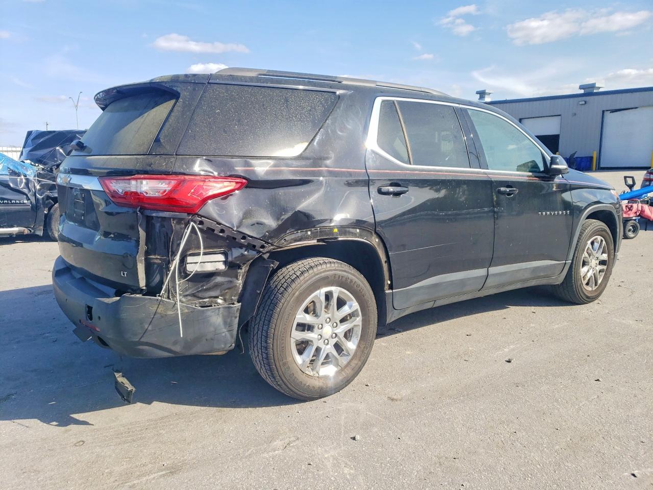 2019 CHEVROLET TRAVERSE LT photo 5