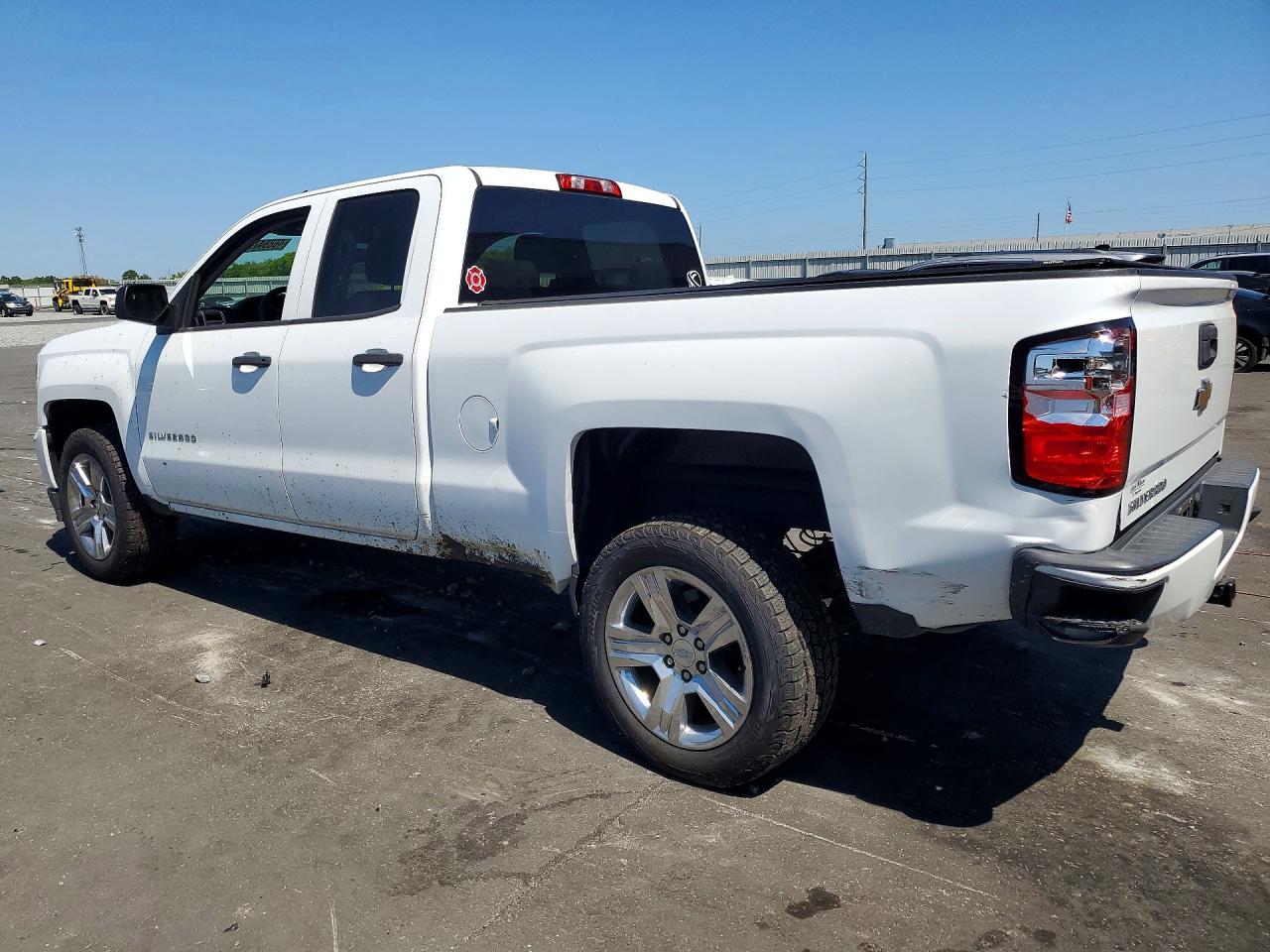 2017 CHEVROLET SILVERADO C1500 CUSTOM photo 4