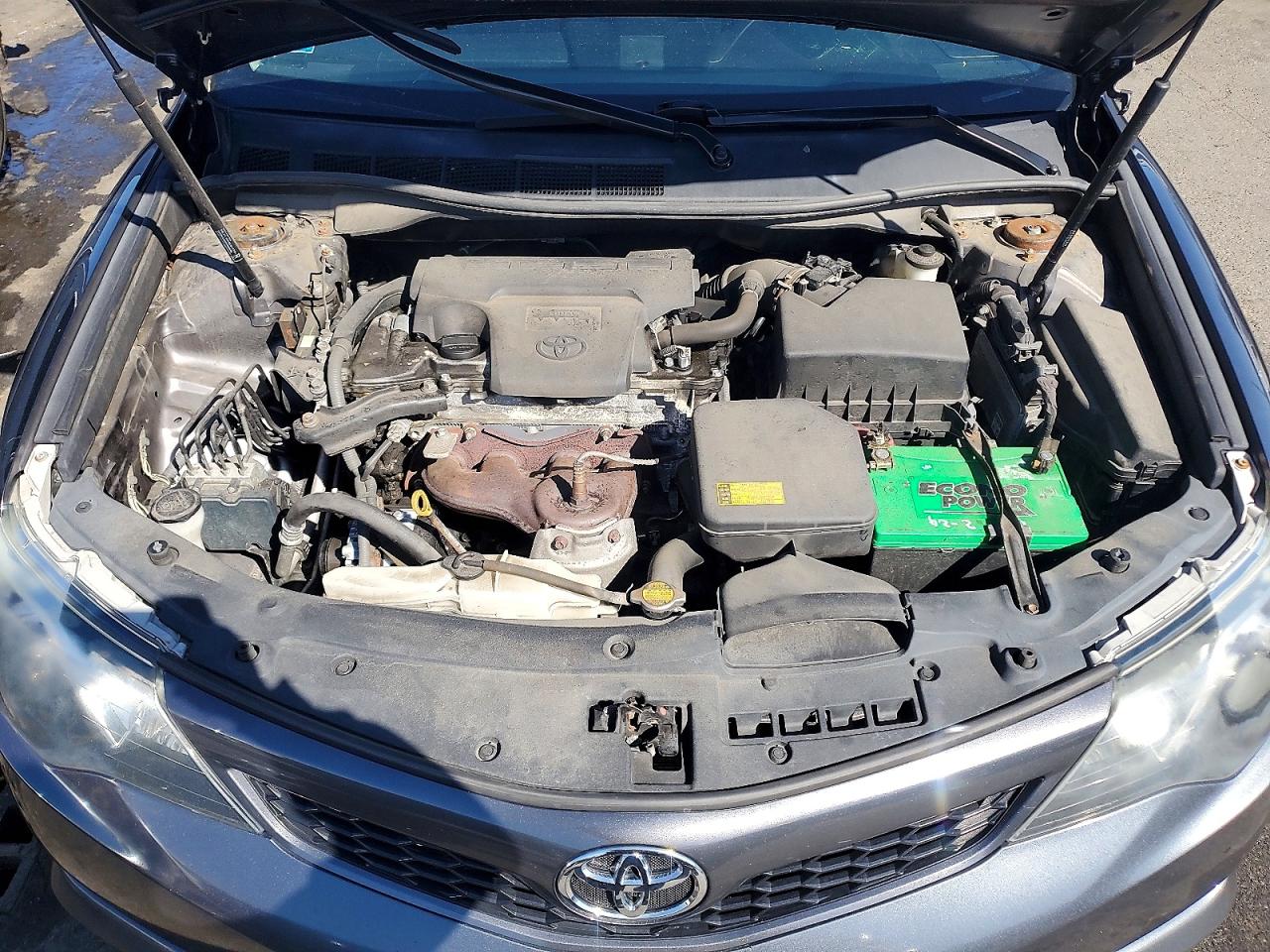 2013 TOYOTA CAMRY SE photo 11