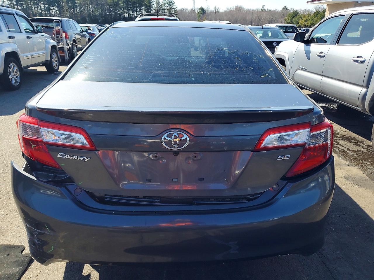 2013 TOYOTA CAMRY SE photo 6