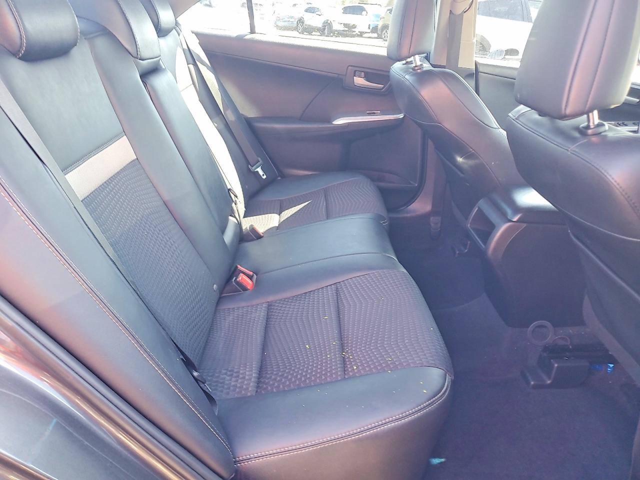 2013 TOYOTA CAMRY SE photo 10