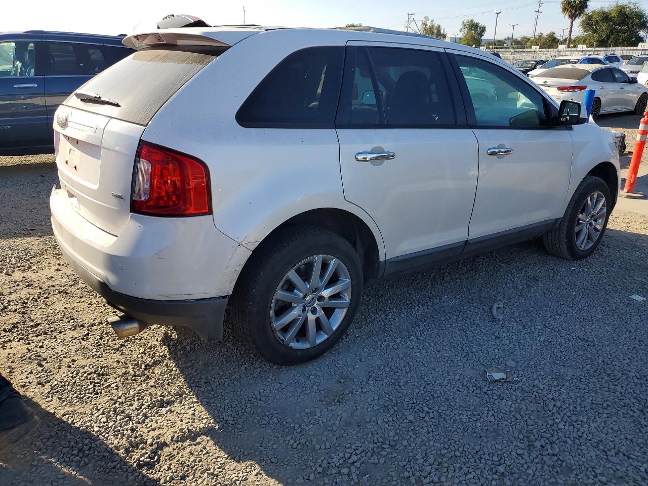2011 FORD EDGE SEL photo 5
