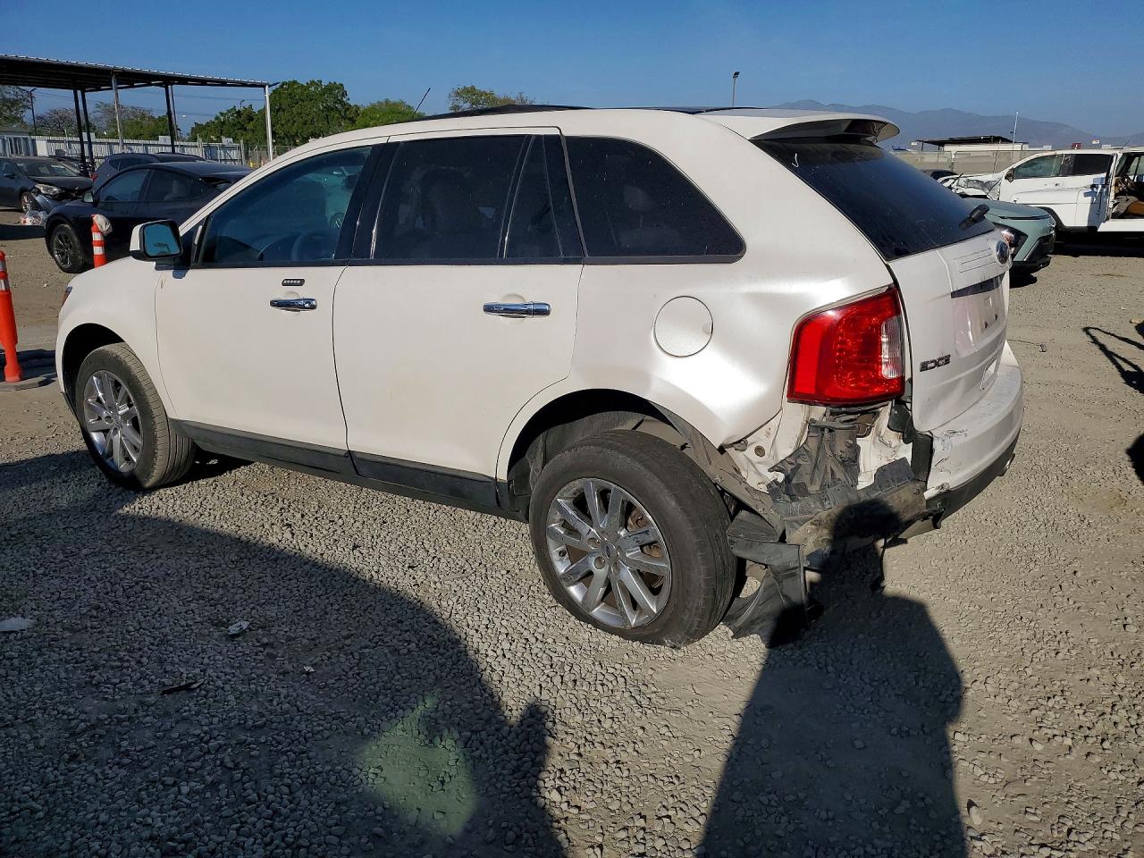 2011 FORD EDGE SEL photo 3