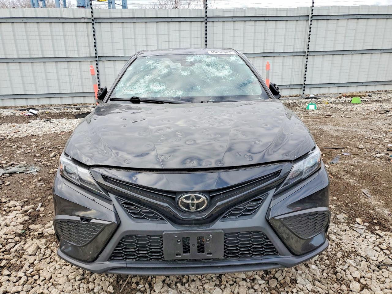 2021 TOYOTA CAMRY SE photo 5