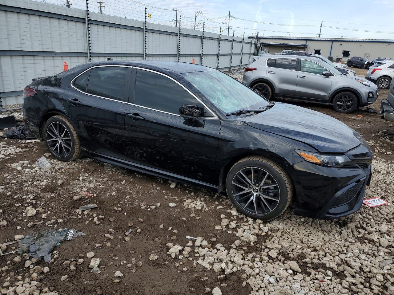 2021 TOYOTA CAMRY SE photo 4