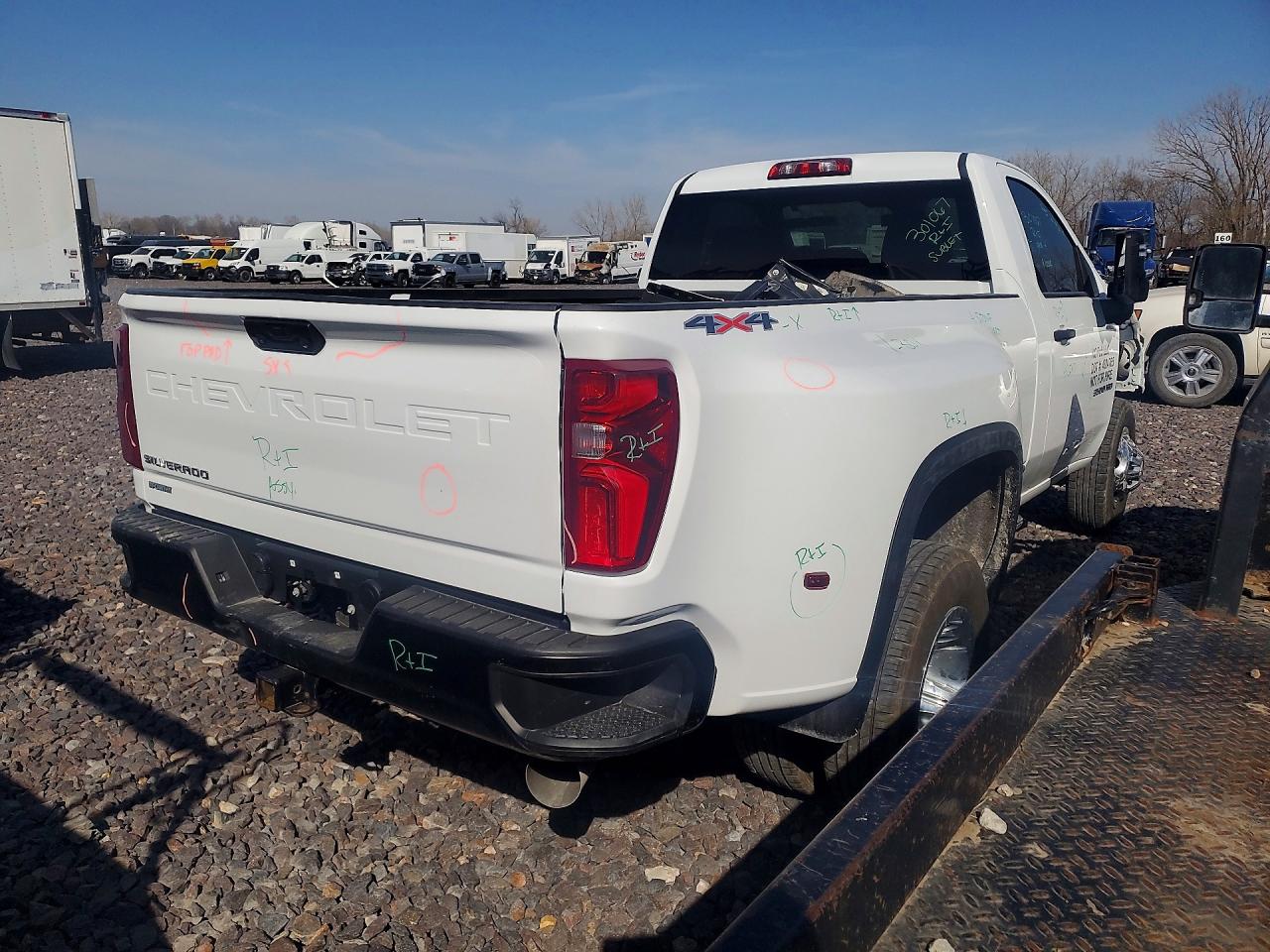2024 CHEVROLET SILVERADO K3500 photo 3
