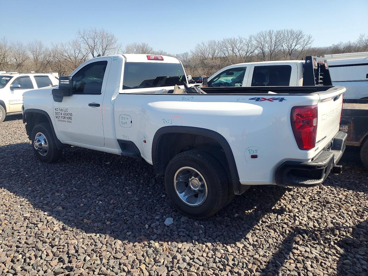 2024 CHEVROLET SILVERADO K3500 photo 2