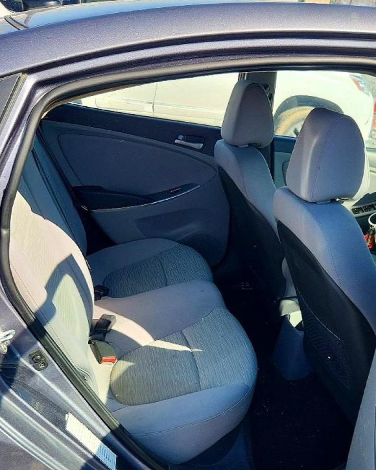 2017 HYUNDAI ACCENT SE photo 19