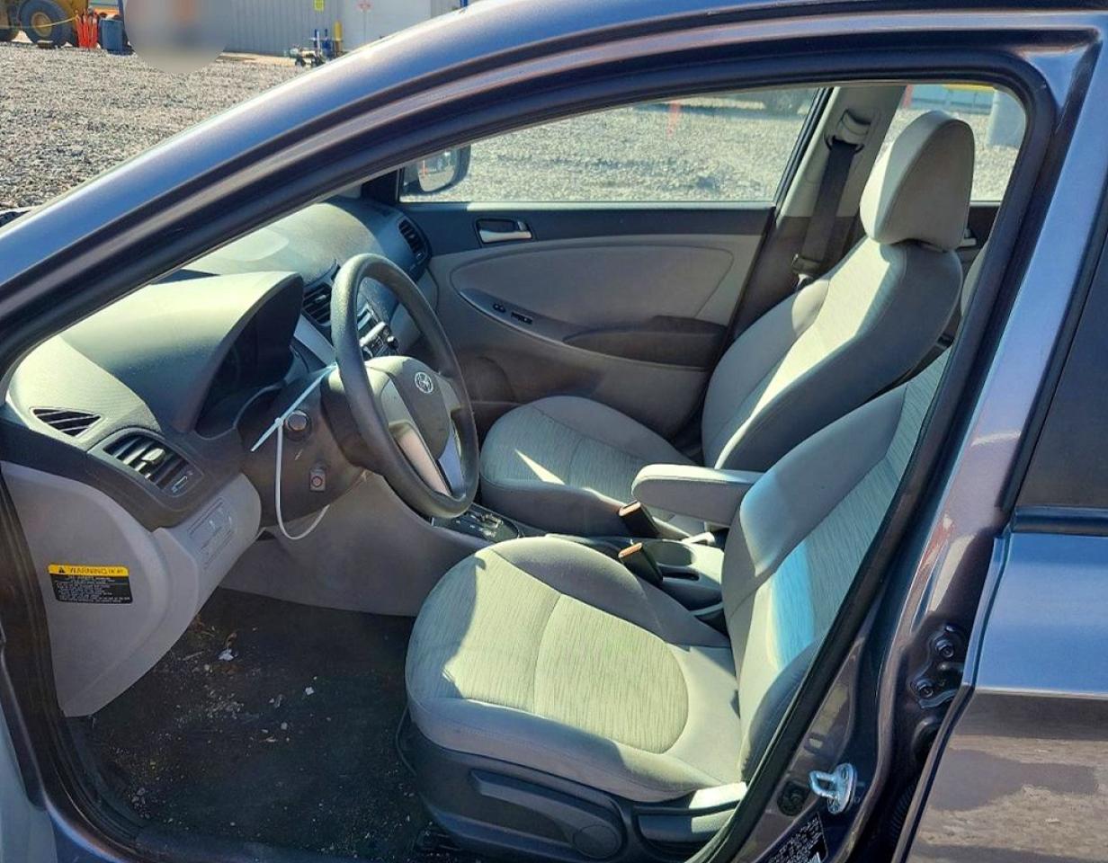 2017 HYUNDAI ACCENT SE photo 13