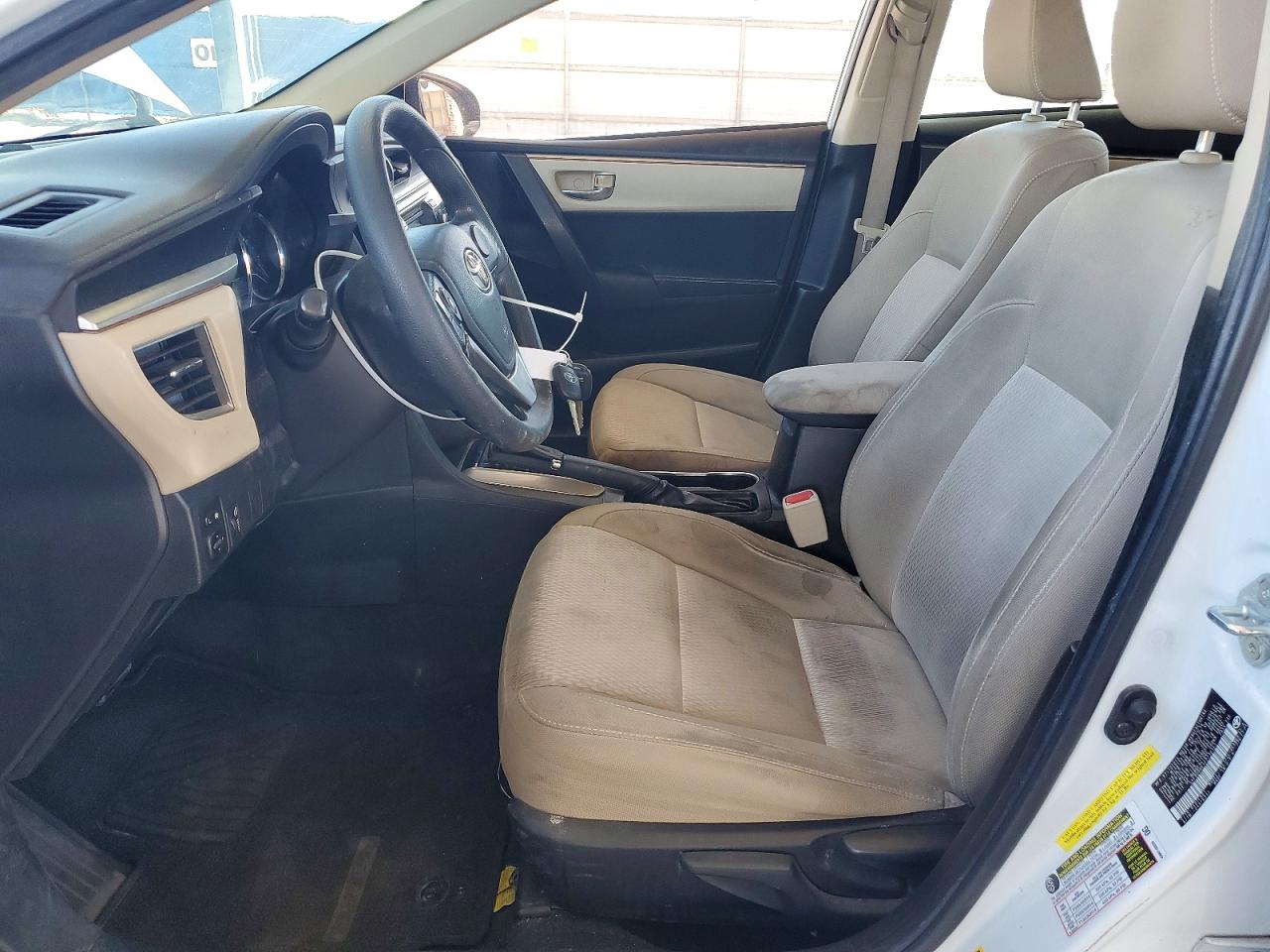 2015 TOYOTA COROLLA LE photo 13