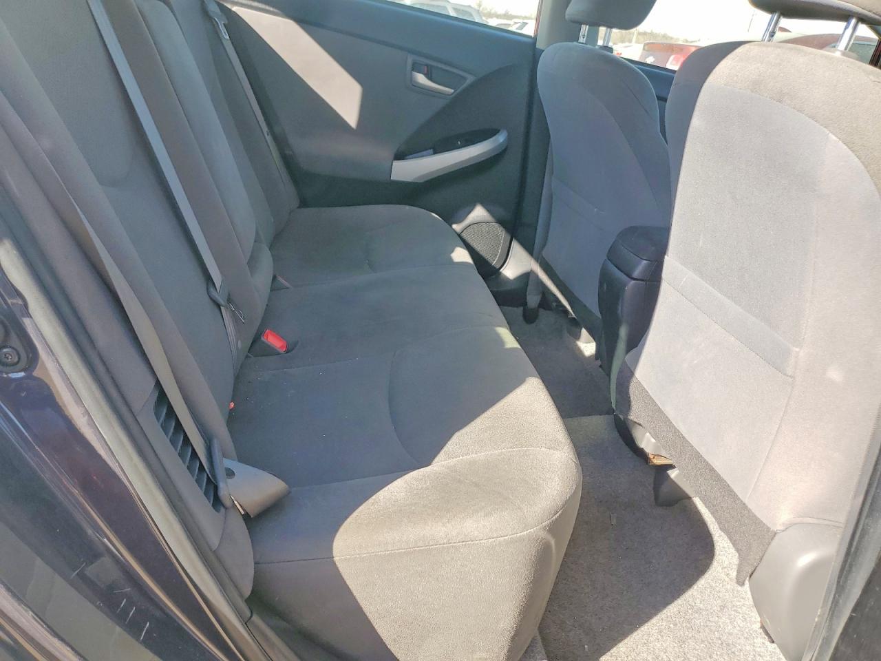 2015 TOYOTA PRIUS THREE photo 10