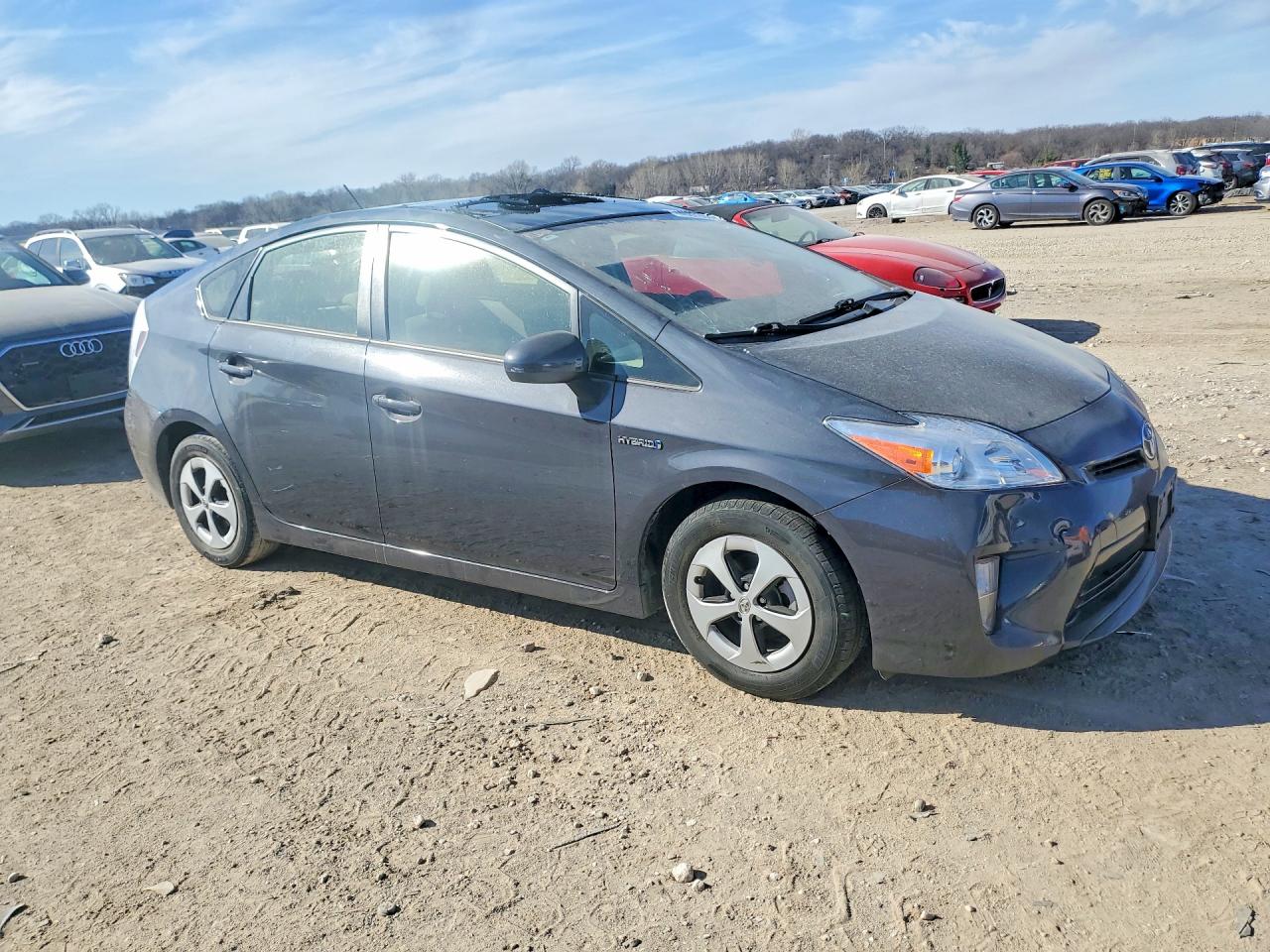 2015 TOYOTA PRIUS THREE photo 4
