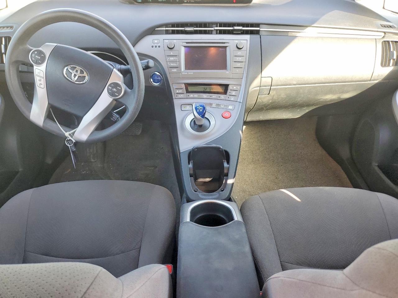 2015 TOYOTA PRIUS THREE photo 8