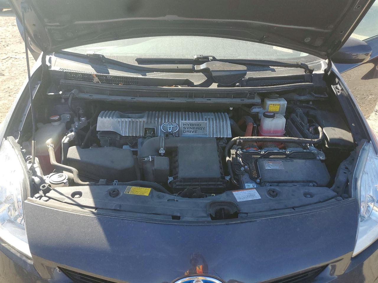 2015 TOYOTA PRIUS THREE photo 11