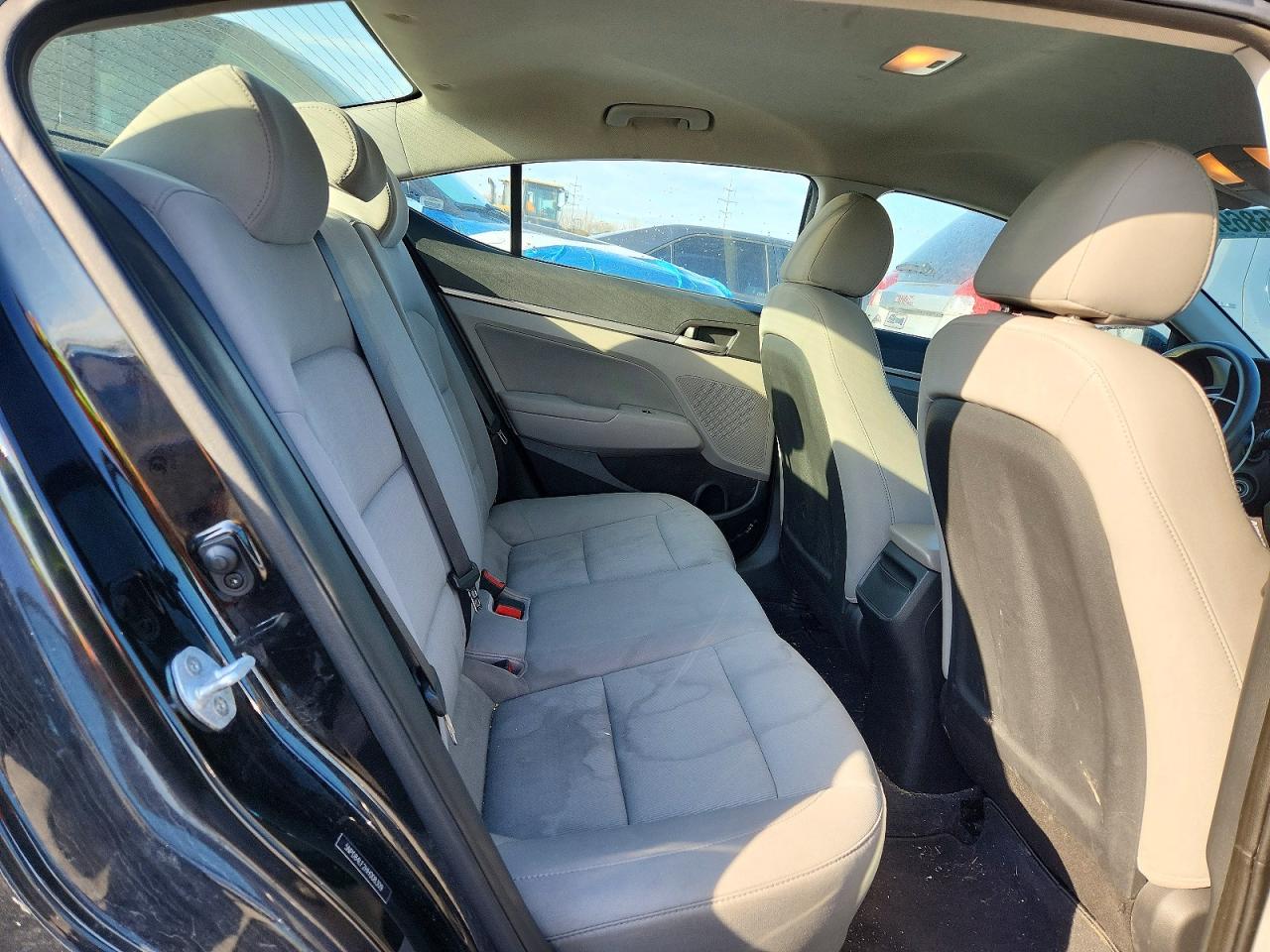 2017 HYUNDAI ELANTRA SE photo 19