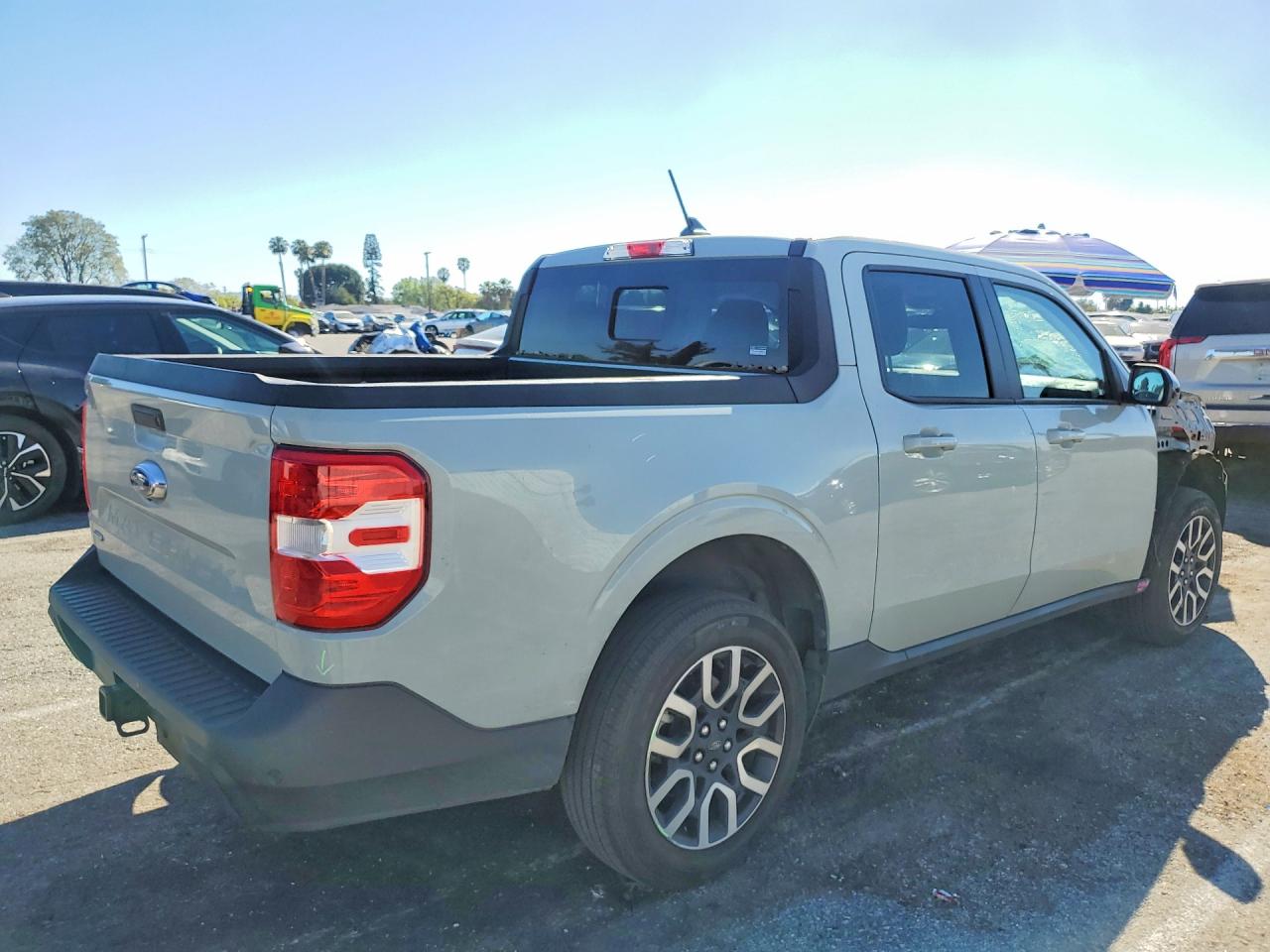2024 FORD MAVERICK LARIAT photo 3