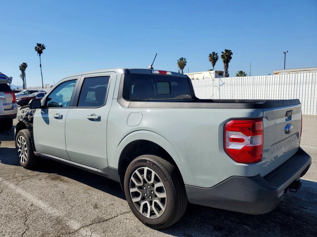 2024 FORD MAVERICK LARIAT photo 2