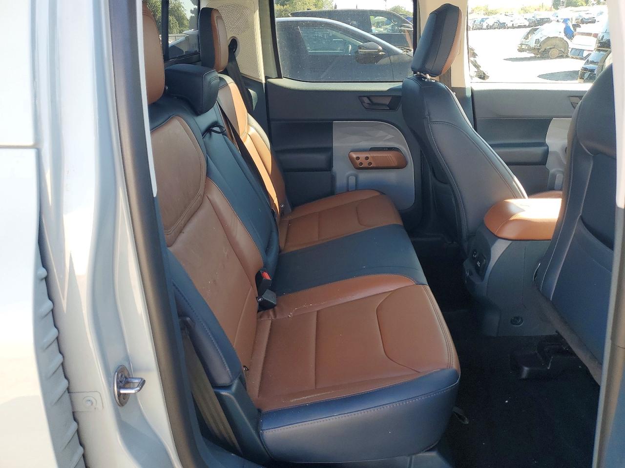 2024 FORD MAVERICK LARIAT photo 10