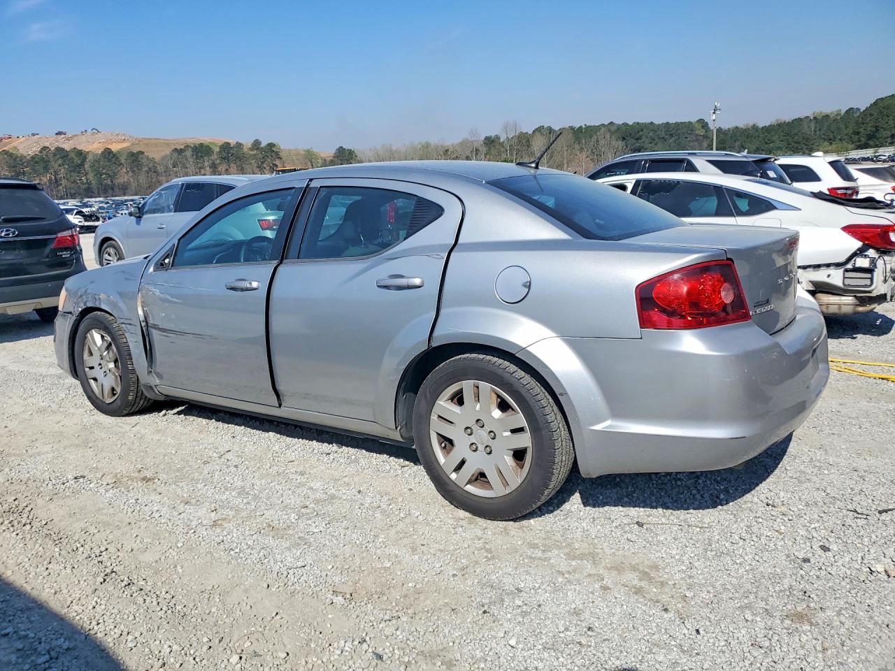 2013 DODGE AVENGER SE photo 2