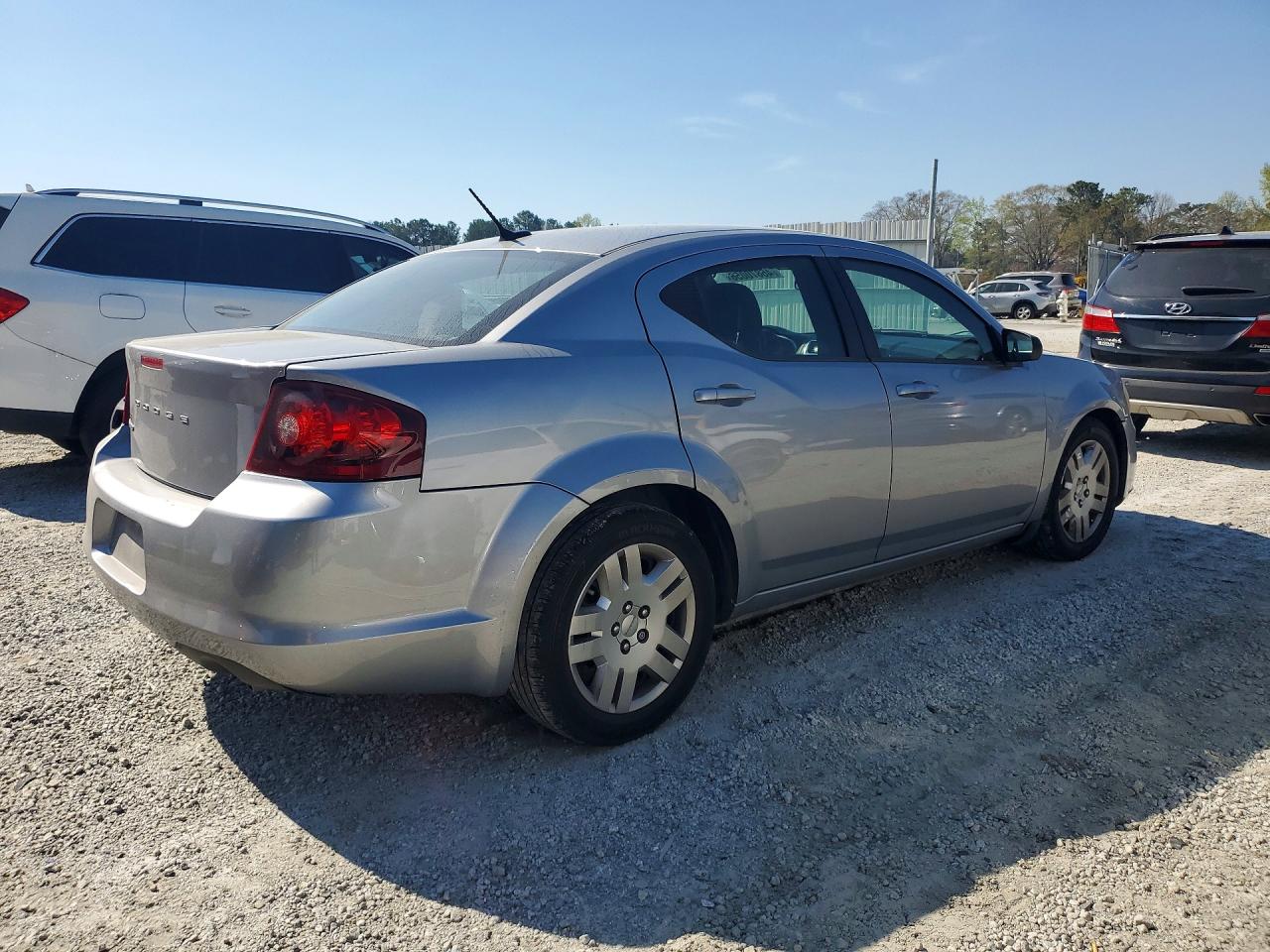 2013 DODGE AVENGER SE photo 3