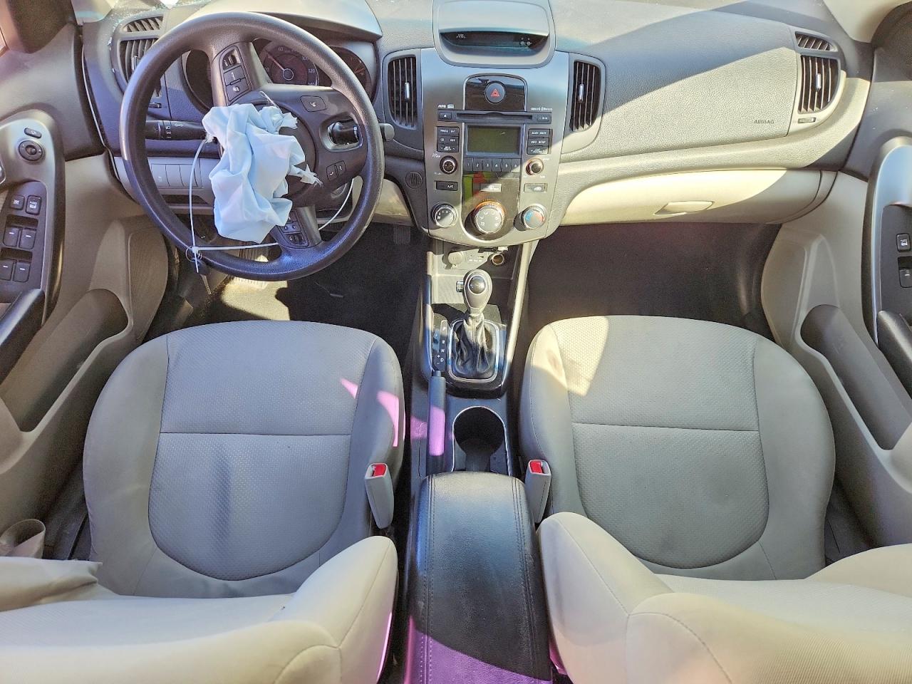 2013 KIA FORTE EX photo 8