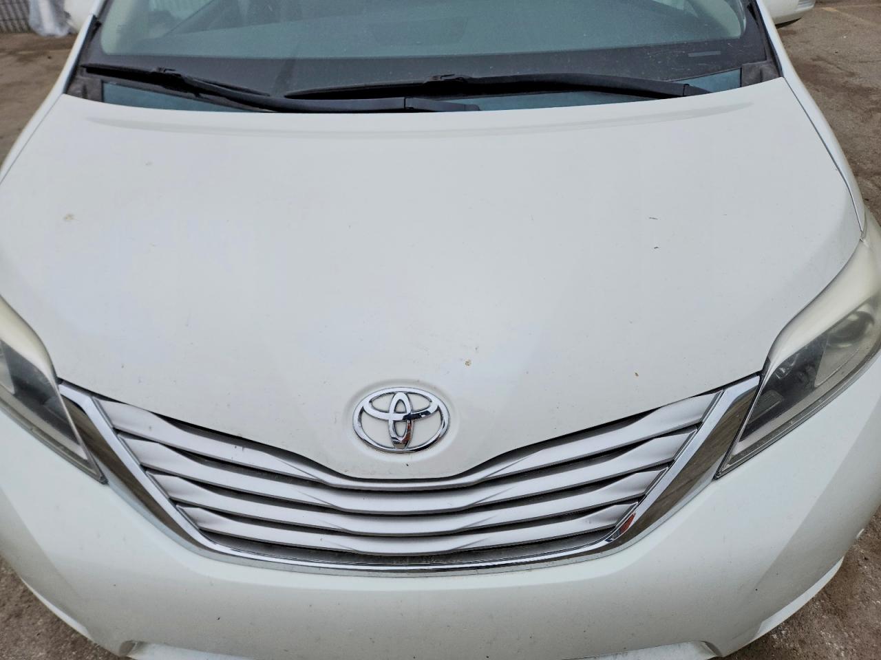 2015 TOYOTA SIENNA LIMITED PREMIUM 7-PASSENGER photo 12