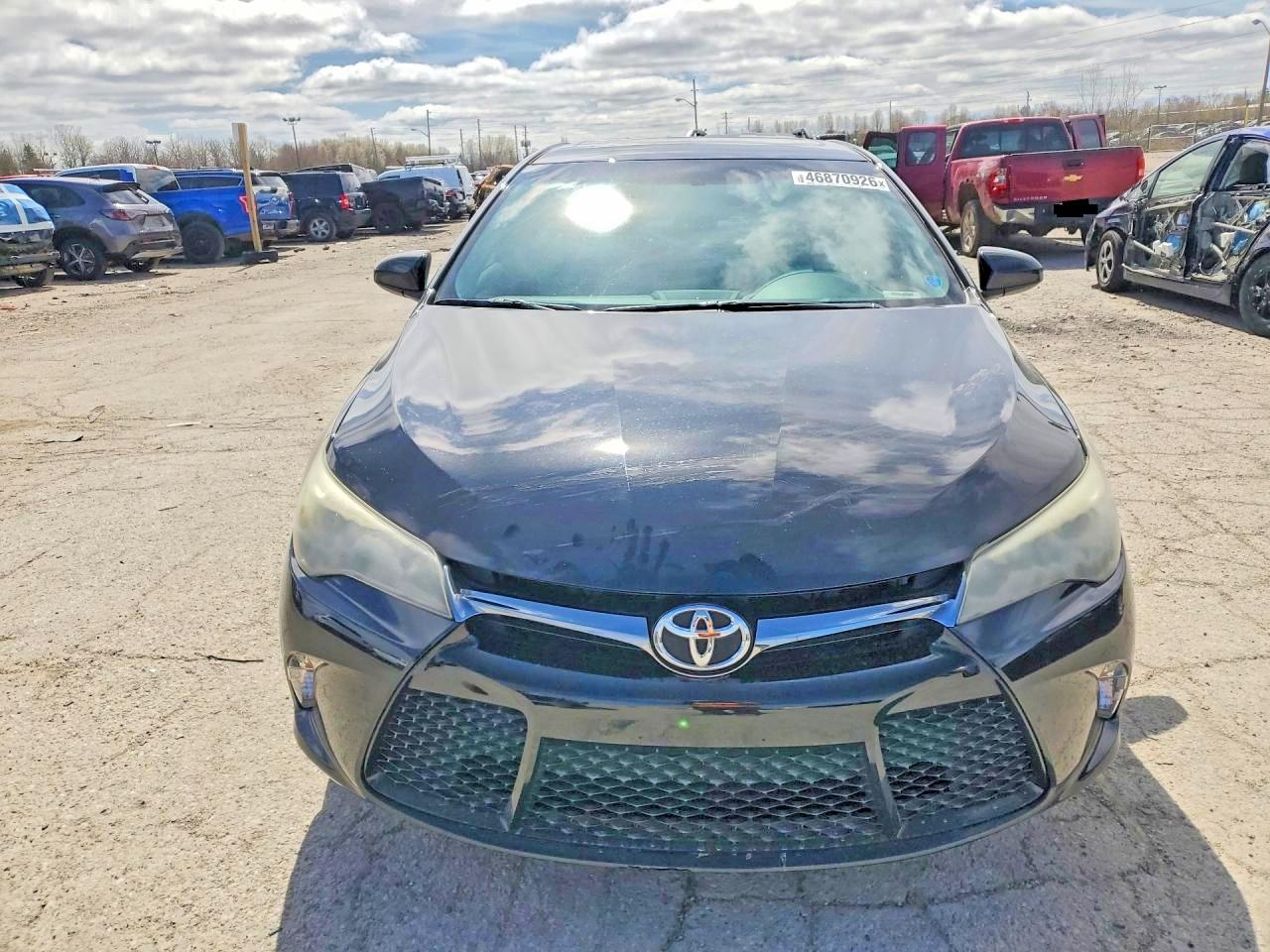 2016 TOYOTA CAMRY SE photo 9