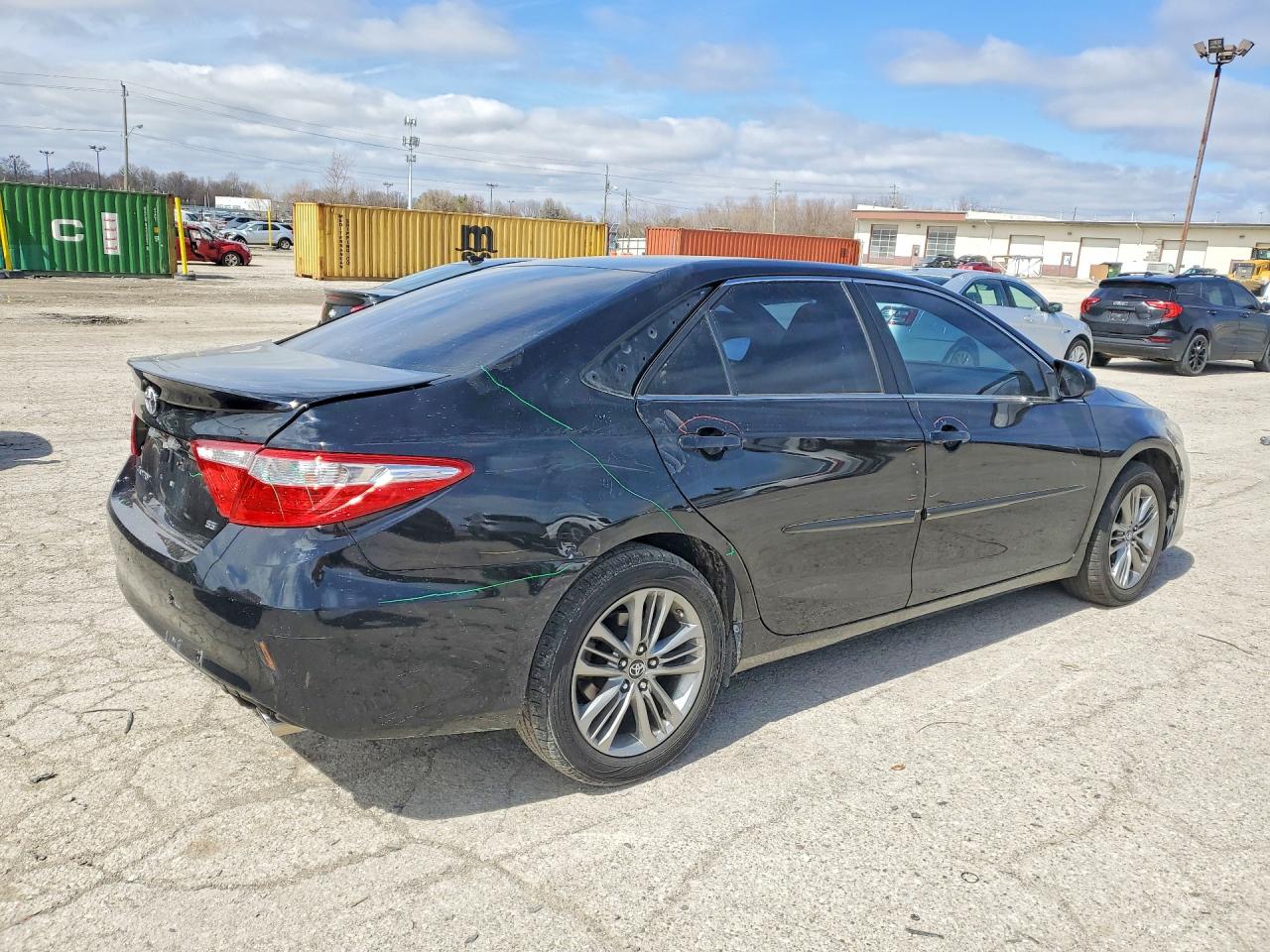 2016 TOYOTA CAMRY SE photo 5