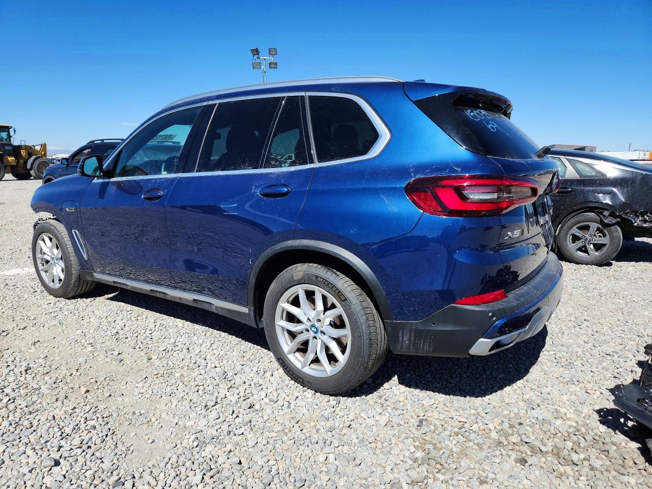 2022 BMW X5 XDRIVE45E photo 2