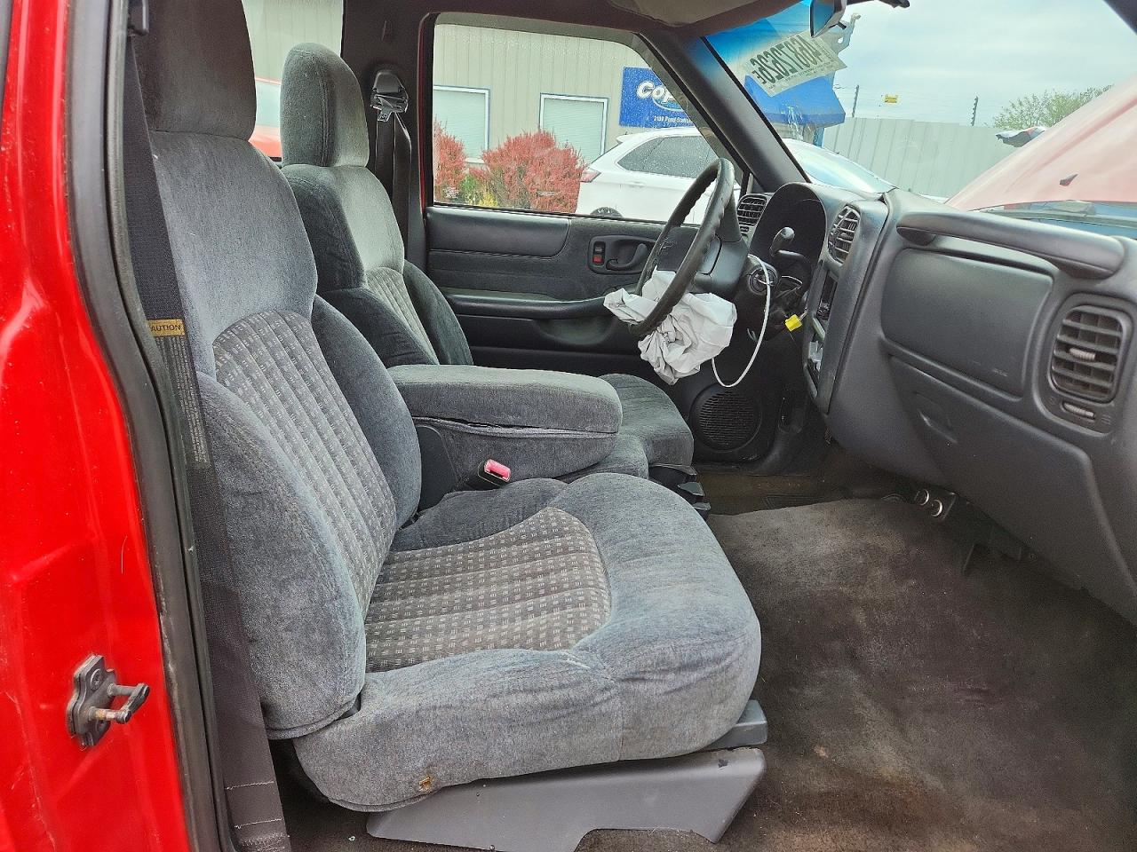 1999 CHEVROLET S TRUCK S10 photo 28