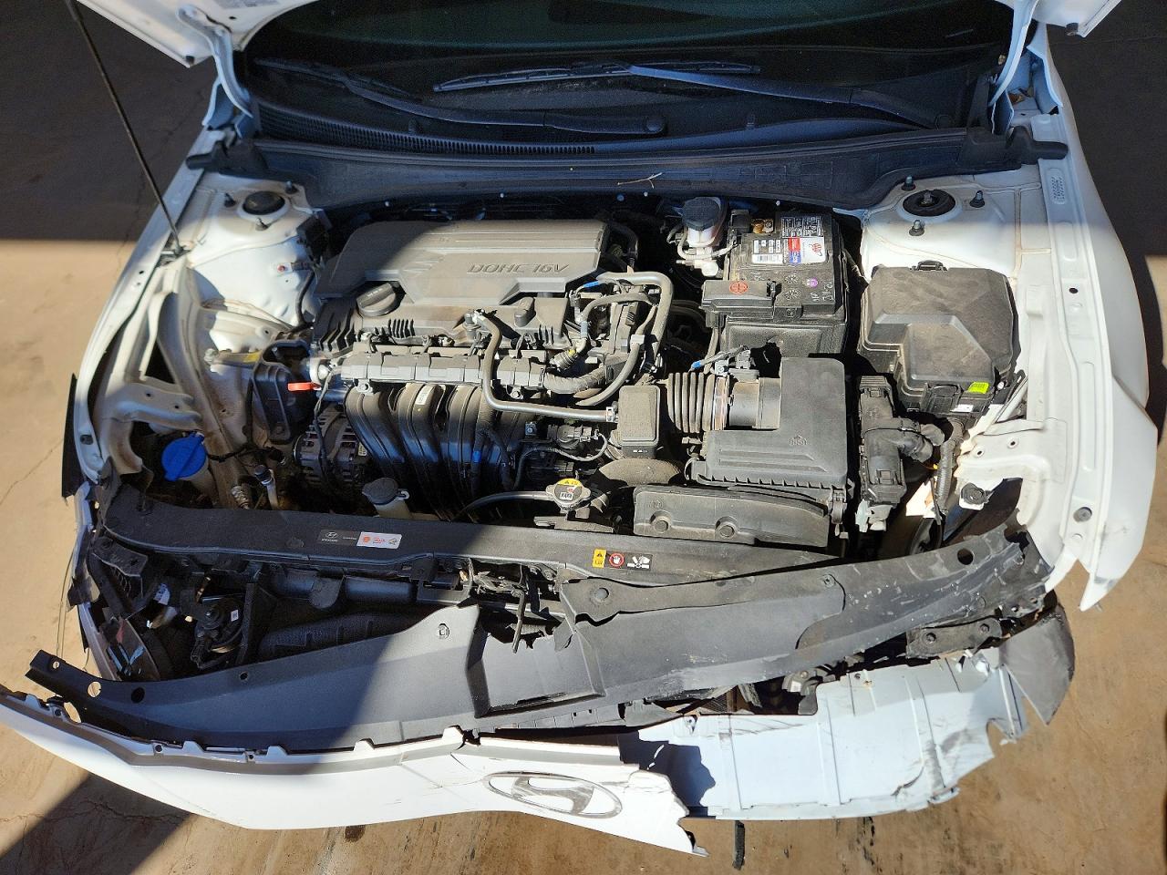 2024 HYUNDAI ELANTRA SEL photo 31