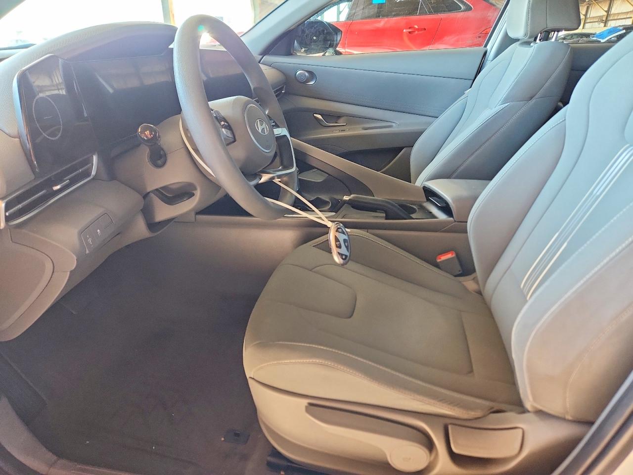 2024 HYUNDAI ELANTRA SEL photo 19