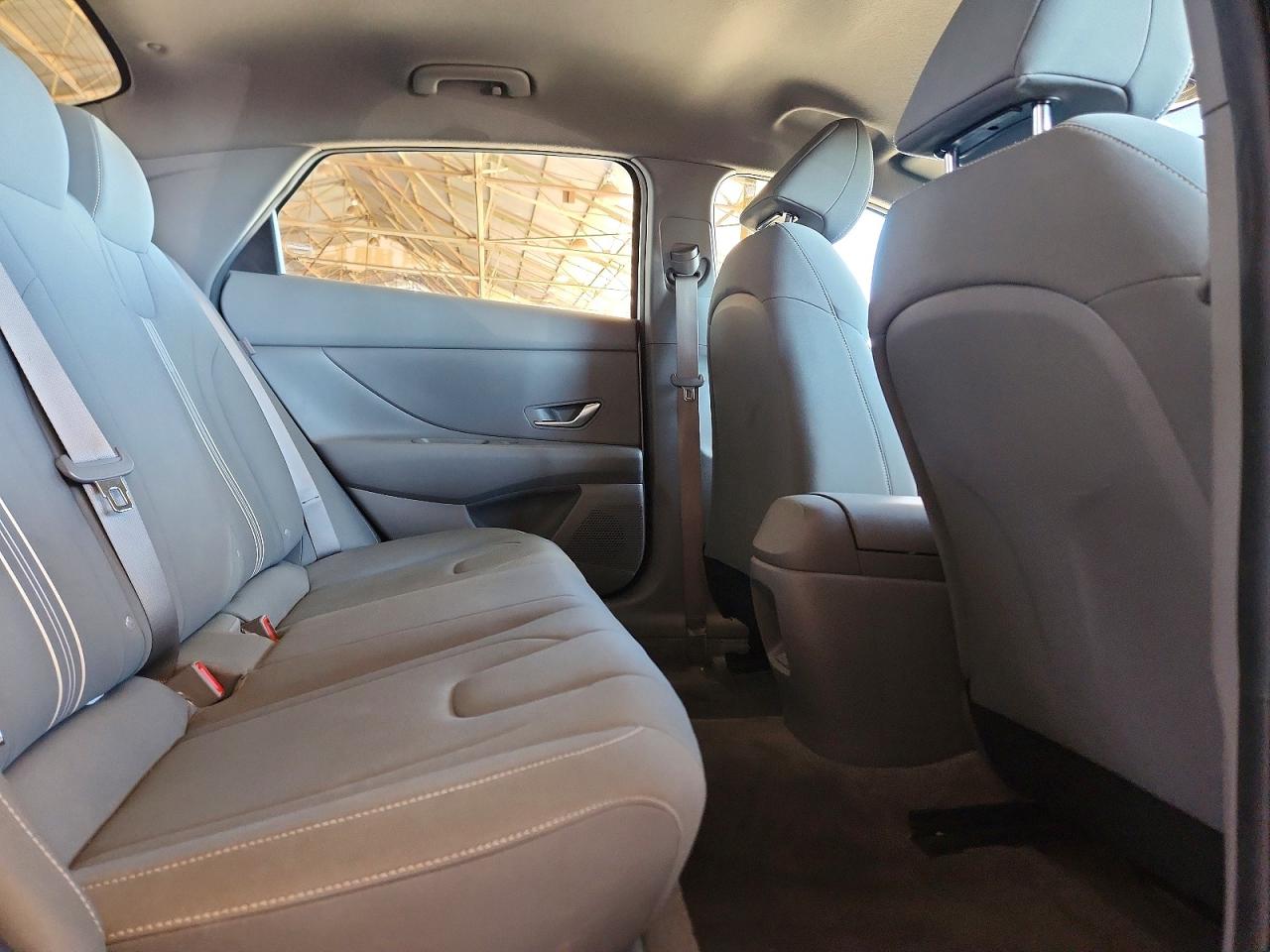 2024 HYUNDAI ELANTRA SEL photo 28