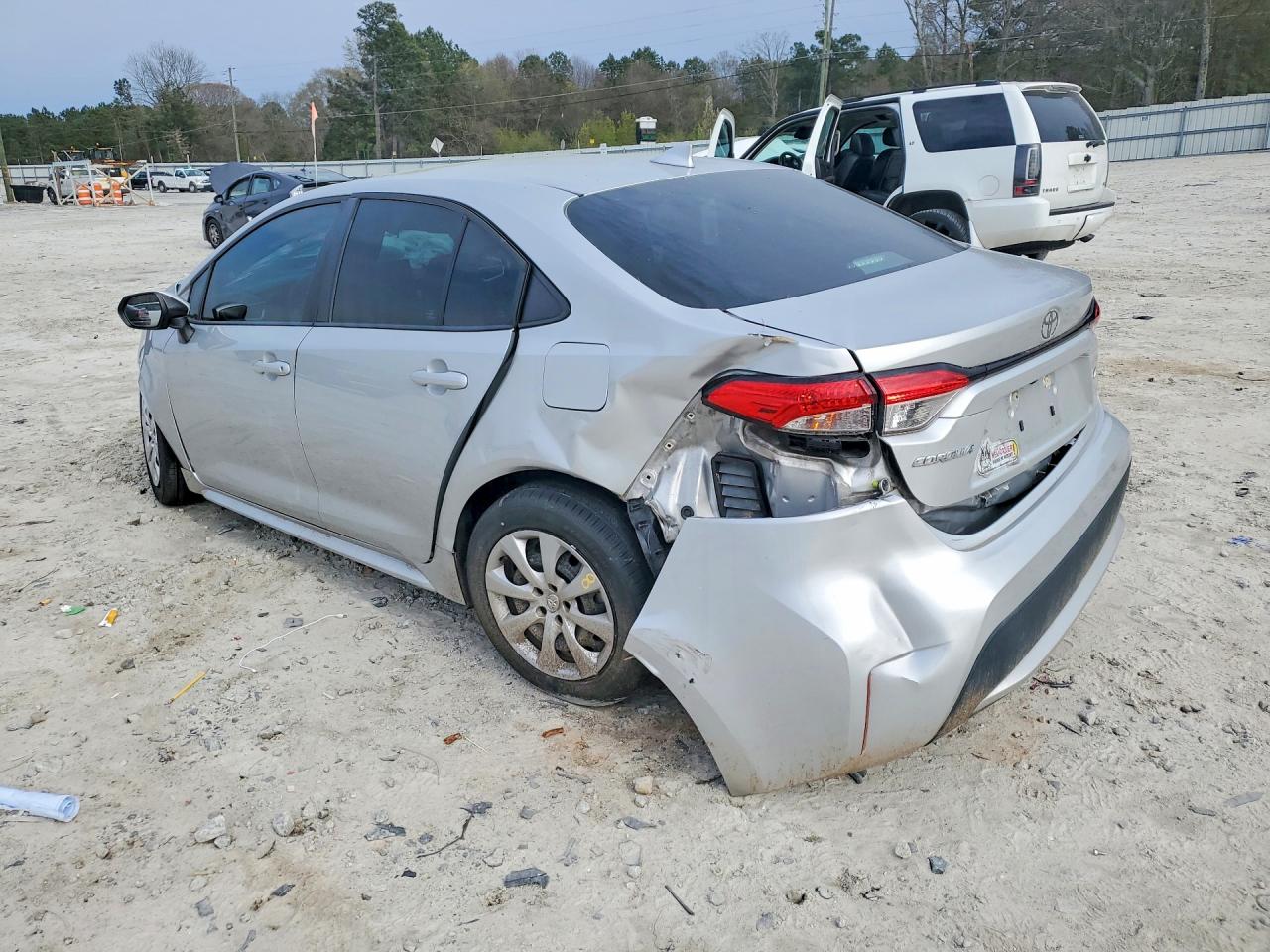 2021 TOYOTA COROLLA LE photo 4
