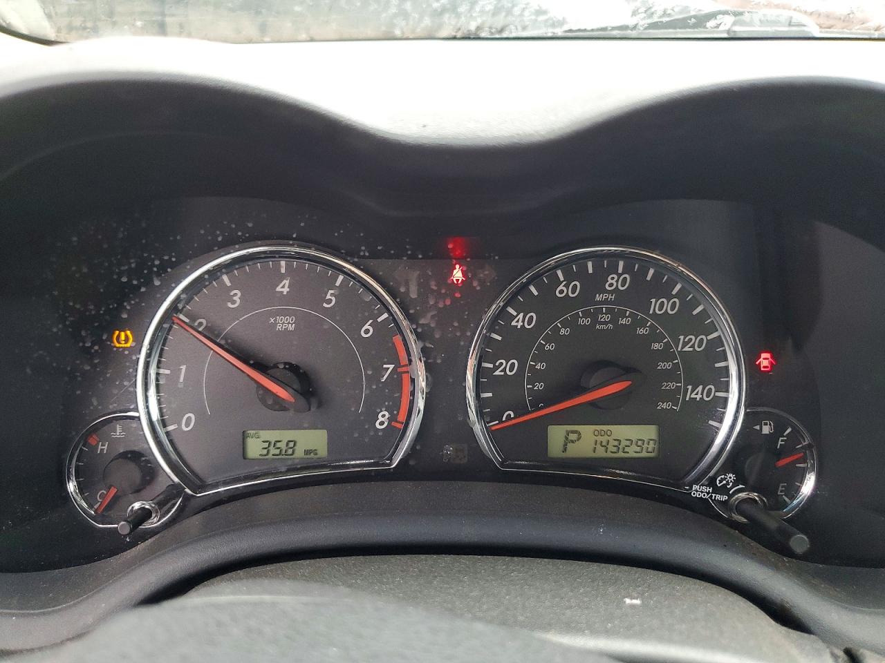 2011 TOYOTA COROLLA S photo 25