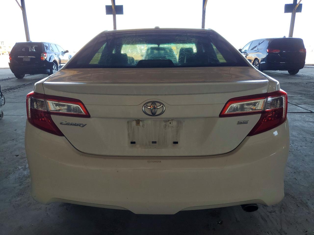 2013 TOYOTA CAMRY SE photo 6